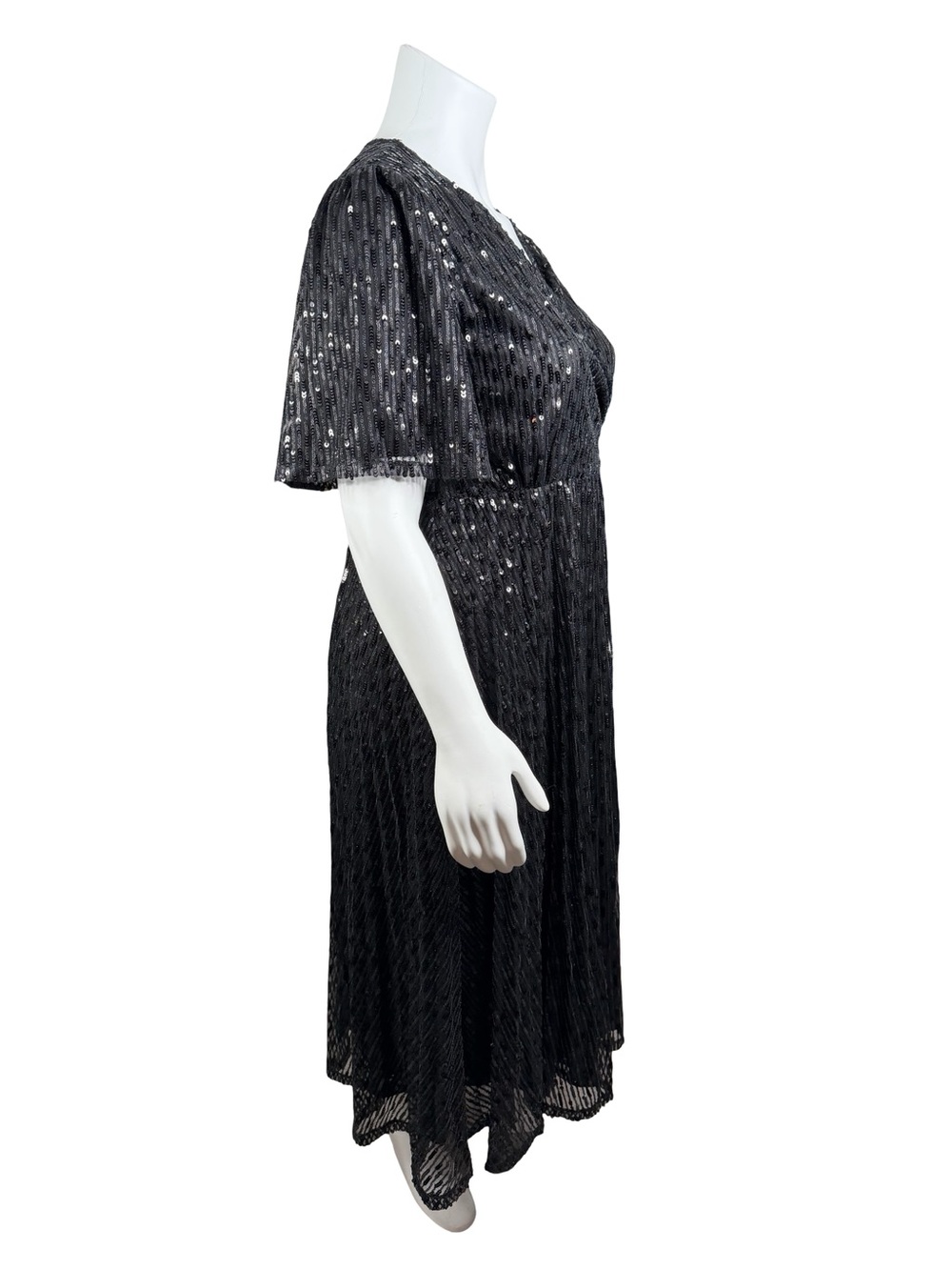 Ivy City Co Black Sequin Wrap Midi Dress Sz. 1X - Picture 2 of 5
